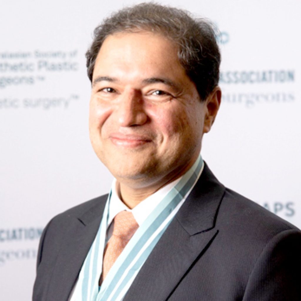 Lakeview Private Hospital is delighted to announce that Dr Naveen Somia was recently appointed President of the Australasian Society of Aesthetic Plastic Surgeons (ASAPS).
Established in 1977, ASAPS has been one of the peak bodies for cosmetic surgery in Australia and New Zealand for the past 41 years.
